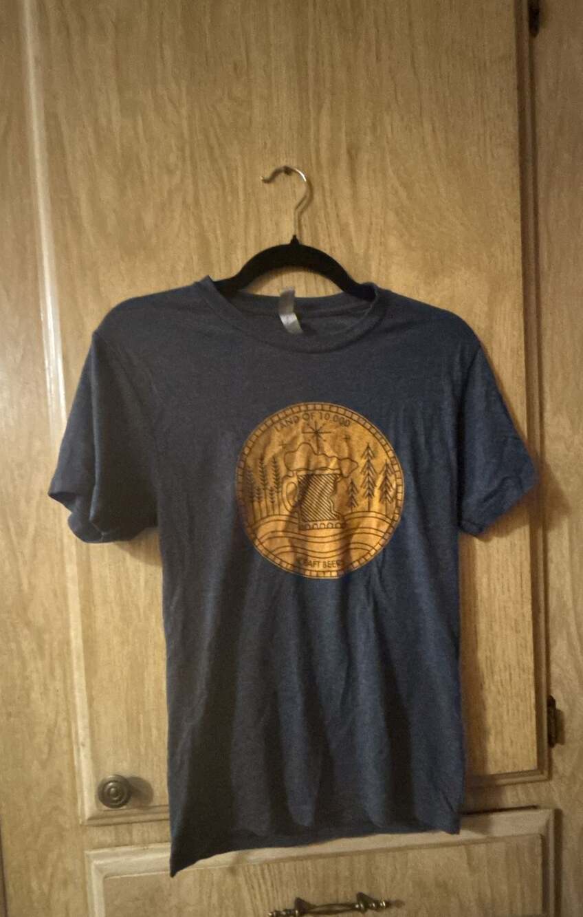 Land of 10,000 Craft Beers Minnesota Graphic T-Shirt Blue Heather